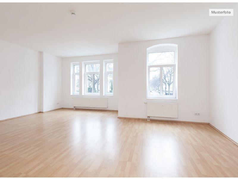 2 Zimmer - Wohnung mit Loggia Provisionsfrei - schnell sein!