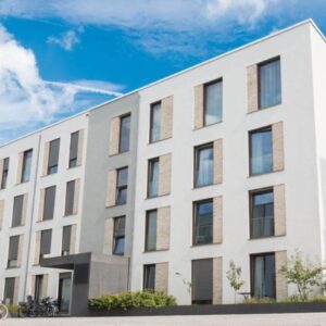 Ohne Makler  Mehrfamilienhaus  mit 5 Garagen -