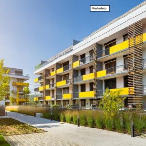 Mehrfamilienhaus  mit 3 Wohnungen  und 4 Garagen -  Provisionsfrei - schnell sein!